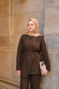 Önü Parça Detaylı Takım Kahverengi