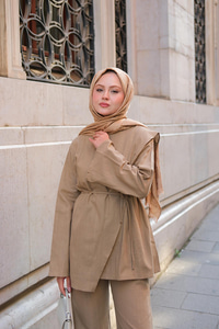 Önü Parça Detaylı Takım Vizon