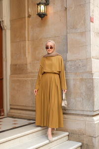 Önü Parça Detaylı Takım Yağ Yeşil