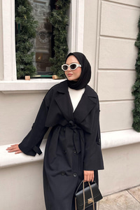 Önü Parça Detaylı Trenç Siyah