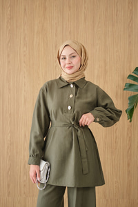 Önü Pat Düğme Detay Gömlek Yaka Takım Haki Yeşil