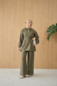 Önü Pat Düğme Detay Gömlek Yaka Takım Haki Yeşil