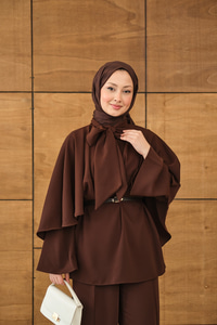 Önü Pile Detay Kemerli Takım Kahverengi