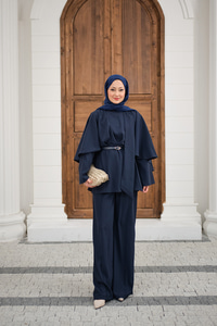 Önü Pile Detay Kemerli Takım Lacivert