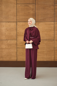 Önü Pile Detay Kemerli Takım Şarabi