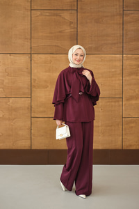 Önü Pile Detay Kemerli Takım Şarabi