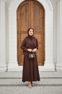 Önü Taş Detay Gizli Düğmeli Bel Bağlamalı Etekli Takım Kahverengi