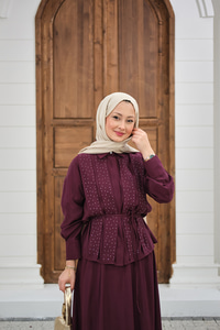 Önü Taş Detay Gizli Düğmeli Bel Bağlamalı Etekli Takım Mürdüm