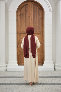 Önü Taş Detay Gizli Düğmeli Bel Bağlamalı Etekli Takım Krem