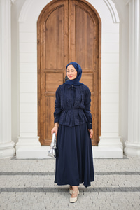 Önü Taş Detay Gizli Düğmeli Bel Bağlamalı Etekli Takım Lacivert