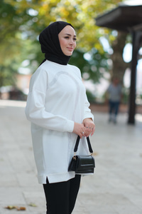 Önü Taş Detaylı Tunik Beyaz