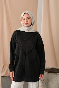 Önü V Detaylı Tunik Siyah