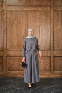 Oval Kesim Takım Gri