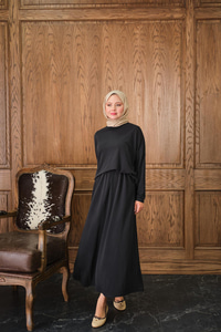 Oval Kesim Takım Siyah