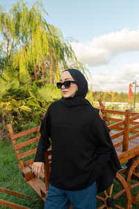 Oval Kesim Tunik Siyah