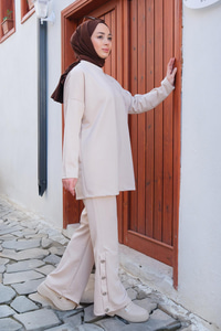 Paça Ve Omuz Detaylı Düğmeli İkili Takım Krem