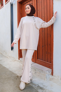 Paça Ve Omuz Detaylı Düğmeli İkili Takım Krem