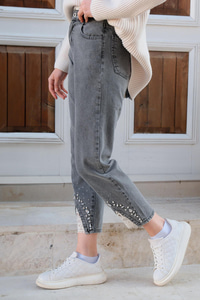 Paçası Dantel Detaylı Boru Paça Pantolon Füme