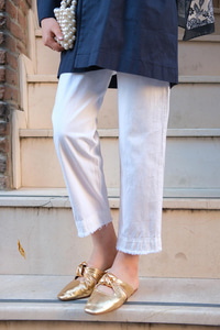 Paçası Parçalı Ham Pantolon Beyaz