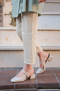 Paçası Parçalı Ham Pantolon Krem