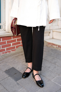 Paçası Parçalı Ham Pantolon Siyah