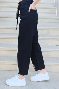 Paçası Taş Aksesuarlı Pantolon Siyah