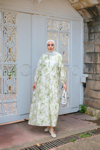 Papatya Desenli Elbise Yeşil