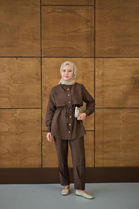 Parça Detaylı Beli Tünelli Takım Kahverengi