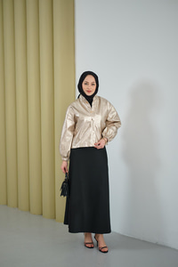 Parlak Rugan Kısa Ceket Bej