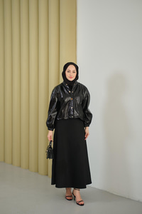 Parlak Rugan Kısa Ceket Siyah