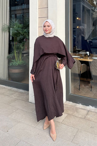 Pelerin Detay Çizgili Elbise Kahverengi