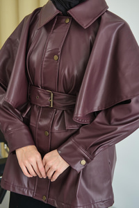 Pelerin Detay Kemerli Deri Trenç Bordo