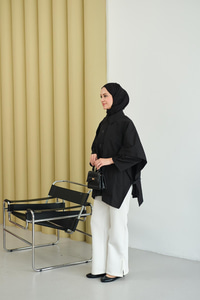 Pelerin Kol Kısa Trenç Siyah