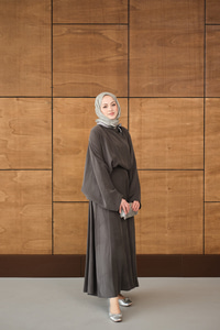 Pelerin Kol Yandan Fular Detaylı Takım Antrasit