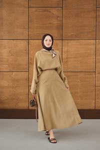 Pelerin Kol Yandan Fular Detaylı Takım Hardal