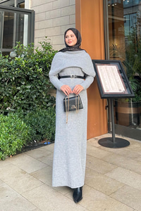 Pelerin Yaka Elbise Gri
