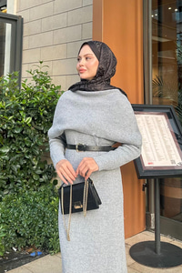 Pelerin Yaka Elbise Gri