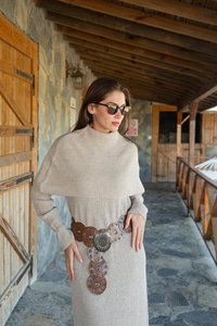 Pelerin Yaka Elbise Taş