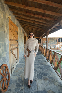 Pelerin Yaka Elbise Taş