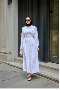 Pelerinli Elbise Beyaz