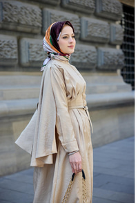 Pelerinli Elbise Krem