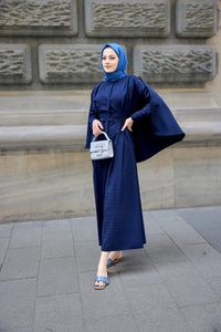 Pelerinli Elbise Lacivert