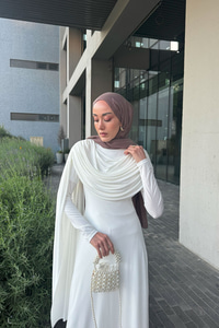 Pelerinli Julia Elbise Beyaz