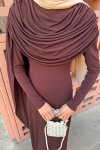 Pelerinli Julia Elbise Kahverengi