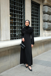 Pelerinli Julia Elbise Siyah