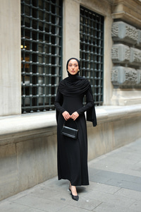 Pelerinli Julia Elbise Siyah