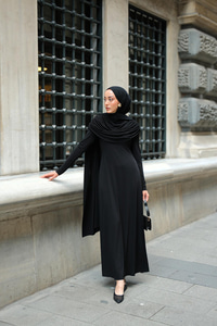 Pelerinli Julia Elbise Siyah