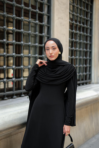 Pelerinli Julia Elbise Siyah