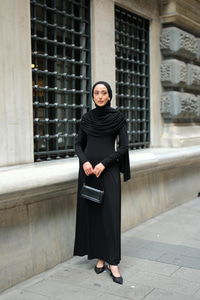 Pelerinli Julia Elbise Siyah