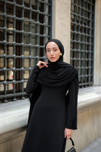 Pelerinli Julia Elbise Siyah